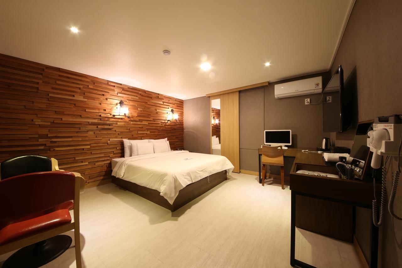 Winner Hotel Чонджу Екстериор снимка